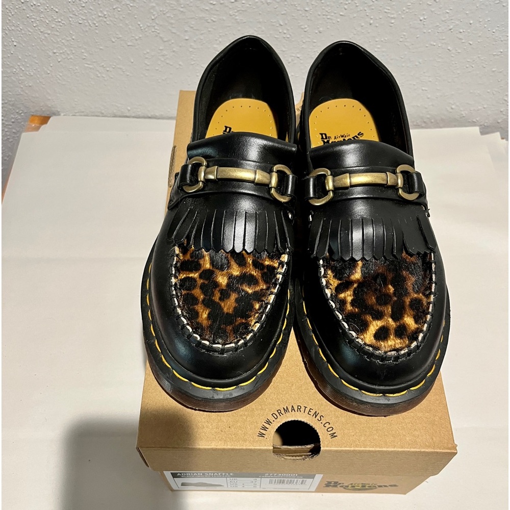 💥Dr. Martens Adrian Snaffle Ladies 6 leopard accent black leather💥